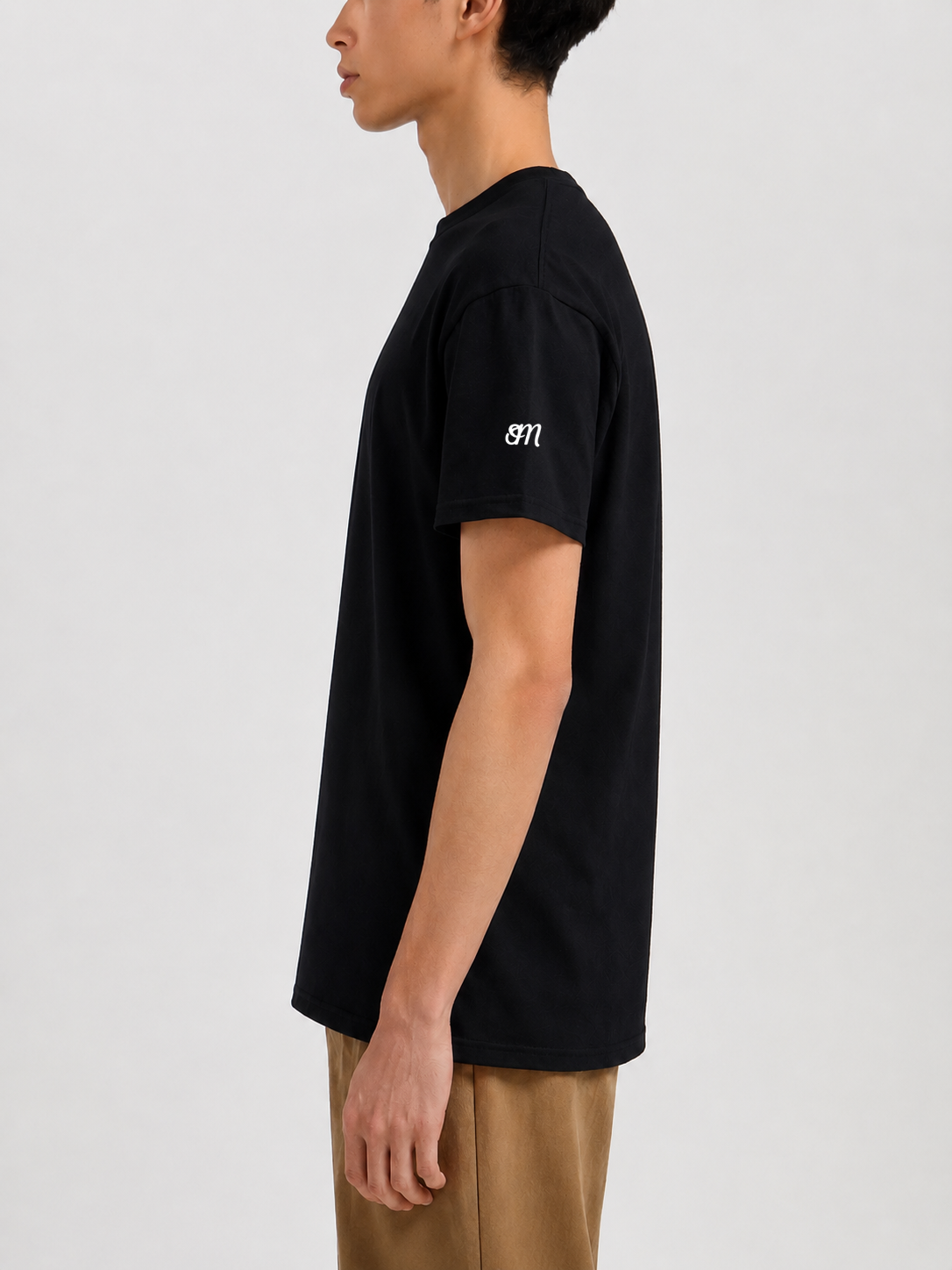 Clothed in righteousness tee black